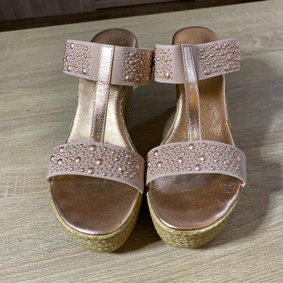 Browns wedges, heels, pool side, beach, summer - Picture 1 of 3